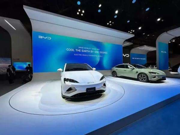 Ingin Jadi yang Termurah, BYD dan Wuling Banting Harga Habis-habisan Ingin Jadi yang Termurah, BYD dan Wuling Banting Harga Habis-habisan