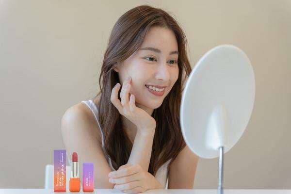 Inginkan Bibir Cantik tapi Takut Kering? Simak Tips Simpel Berikut Ini Inginkan Bibir Cantik tapi Takut Kering? Simak Tips Simpel Berikut Ini