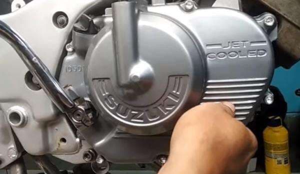 Ini Arti Istilah Jet Cooled di Motor Suzuki 2 Tak Ini Arti Istilah Jet Cooled di Motor Suzuki 2 Tak
