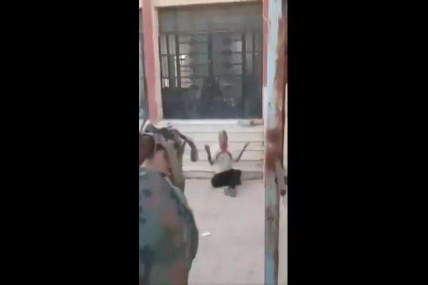 Ini Momen Pria Druze Dieksekusi Milisi Suriah, Ditanya: Muslim atau Druze? Ini Momen Pria Druze Dieksekusi Milisi Suriah, Ditanya: Muslim atau Druze?