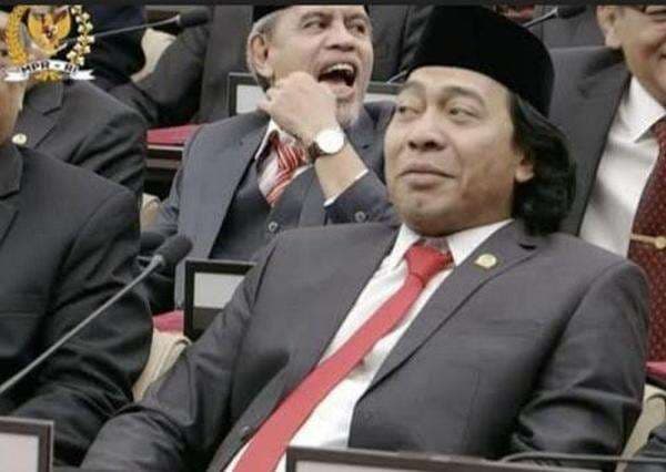 Ini Alasan Komeng Masih Ngelawak Usai Jadi Anggota DPD RI Ini Alasan Komeng Masih Ngelawak Usai Jadi Anggota DPD RI