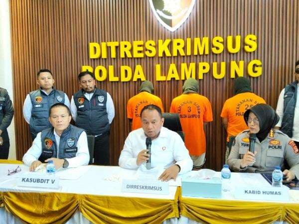 Ini Identitas 3 Tersangka Kasus Komunitas Gay di Lampung Ini Identitas 3 Tersangka Kasus Komunitas Gay di Lampung