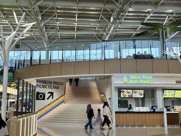 Intip Pengalaman Mengunjungi Mall Asal Jepang Terbesar di Asia Tenggara, Berisikan Animasi Bergerak Bertemakan Alam Intip Pengalaman Mengunjungi Mall Asal Jepang Terbesar di Asia Tenggara, Berisikan Animasi Bergerak Bertemakan Alam