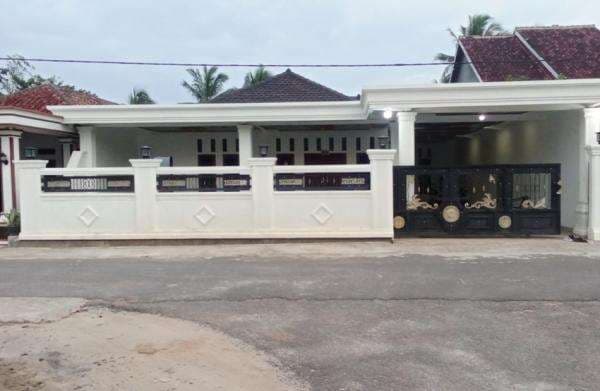 Intip Rumah Mewah Anggota TNI Terduga Pelaku Penembakan 3 Polisi Intip Rumah Mewah Anggota TNI Terduga Pelaku Penembakan 3 Polisi