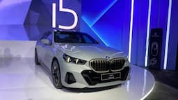 Intip Spesifikasi Mobil Listrik BMW i5, Tempuh Jakarta-Solo Sekali Cas