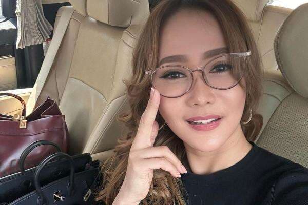 Inul Daratista Siap Lapor Polisi Usai Namanya Dicatut Penipuan di TikTok Inul Daratista Siap Lapor Polisi Usai Namanya Dicatut Penipuan di TikTok