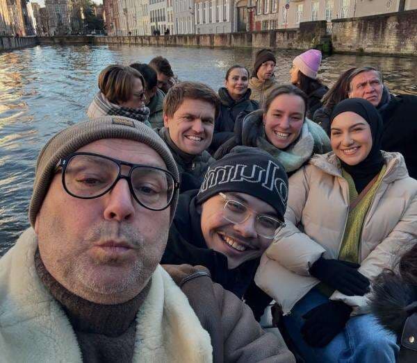 5 Potret Irish Bella Jenguk Ayah ke Belgia, Tanpa Suami dan Anak 5 Potret Irish Bella Jenguk Ayah ke Belgia, Tanpa Suami dan Anak