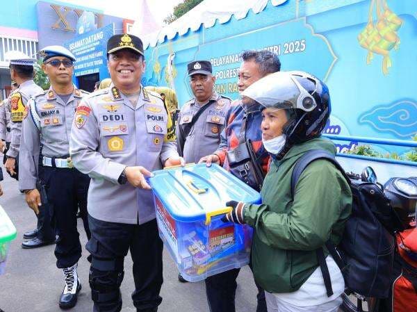 Irwasum Polri Turun Langsung Pantau Operasi Mudik 2025, Berikan Motivasi dan Edukasi Keselamatan Irwasum Polri Turun Langsung Pantau Operasi Mudik 2025, Berikan Motivasi dan Edukasi Keselamatan