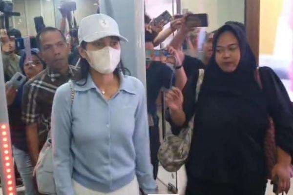 Istri Pratama Arhan ke Bareskrim, Bakal Laporkan Akun Medsos? Istri Pratama Arhan ke Bareskrim, Bakal Laporkan Akun Medsos?