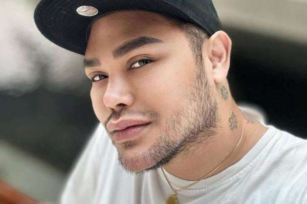 Ivan Gunawan Tegur Balik KPI, Singgung Pria Tampil di TV Pakai Headpiece Ivan Gunawan Tegur Balik KPI, Singgung Pria Tampil di TV Pakai Headpiece