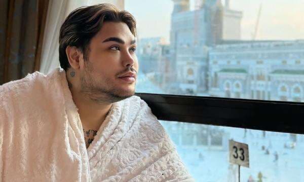 Ivan Gunawan Tobat Tinggalkan Dunia Malam, Haji Jadi Titik Balik Ivan Gunawan Tobat Tinggalkan Dunia Malam, Haji Jadi Titik Balik