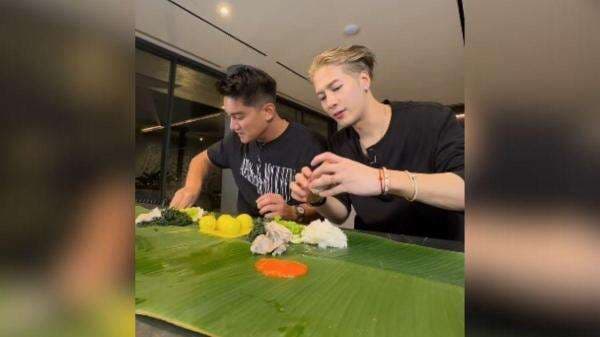 Jackson Wang Lahap Ayam Pop dan Nasi Padang Bareng Boy William, Netizen Ikut Ngiler Jackson Wang Lahap Ayam Pop dan Nasi Padang Bareng Boy William, Netizen Ikut Ngiler