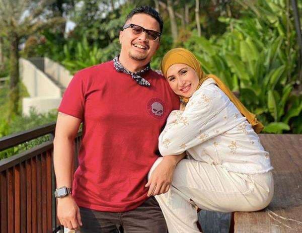 Jaga Keharmonisan, Deswita Maharani Punya Trik agar Ferry Maryadi Tak Selingkuh Jaga Keharmonisan, Deswita Maharani Punya Trik agar Ferry Maryadi Tak Selingkuh