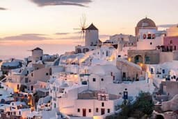 Jalan-Jalan ke Eropa, Yuk Intip Pesona Desa Terindah di Yunani