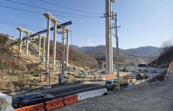 Jembatan Layang Sedang Dibangun di Korsel Ambruk, 4 Orang Tewas Jembatan Layang Sedang Dibangun di Korsel Ambruk, 4 Orang Tewas