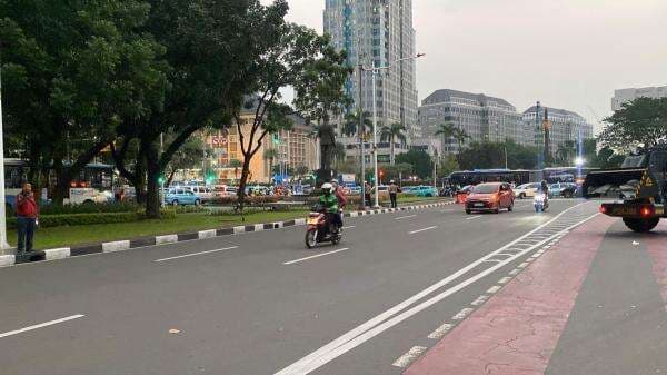 Aksi Demo Ojol Berakhir, Jalan Medan Merdeka Selatan Kembali Dibuka Aksi Demo Ojol Berakhir, Jalan Medan Merdeka Selatan Kembali Dibuka