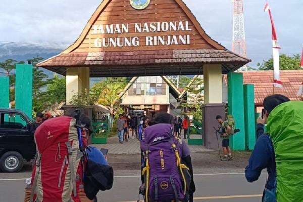 Gunung Rinjani Kembali Dibuka Hari Ini, Sempat Tutup selama Evakuasi Pendaki Brazil Gunung Rinjani Kembali Dibuka Hari Ini, Sempat Tutup selama Evakuasi Pendaki Brazil