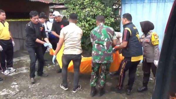 Warga Gowa Dikagetkan Sesosok Jasad Pria saat Buka Pintu Rumah, Tergeletak Penuh Luka Warga Gowa Dikagetkan Sesosok Jasad Pria saat Buka Pintu Rumah, Tergeletak Penuh Luka