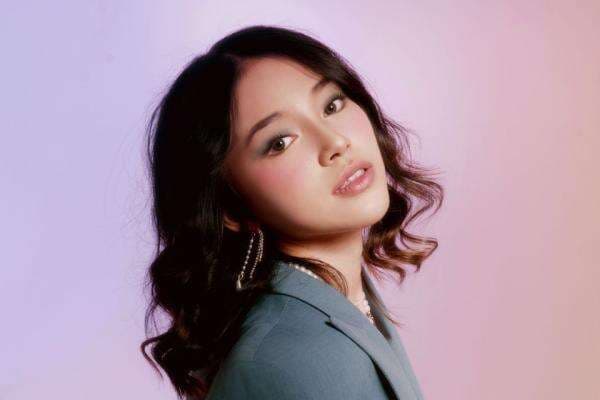 Jatuh Sejatuh-jatuhnya Single Terbaru dari Anneth yang Bernuansa Musik Medium Up Beat Jatuh Sejatuh-jatuhnya Single Terbaru dari Anneth yang Bernuansa Musik Medium Up Beat