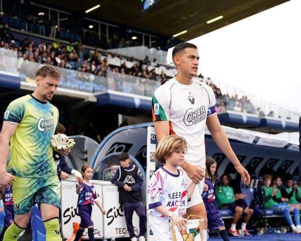 Nyatakan Siap Gabung Klub Besar, Jay Idzes Fokus Selamatkan Venezia FC Dulu Nyatakan Siap Gabung Klub Besar, Jay Idzes Fokus Selamatkan Venezia FC Dulu