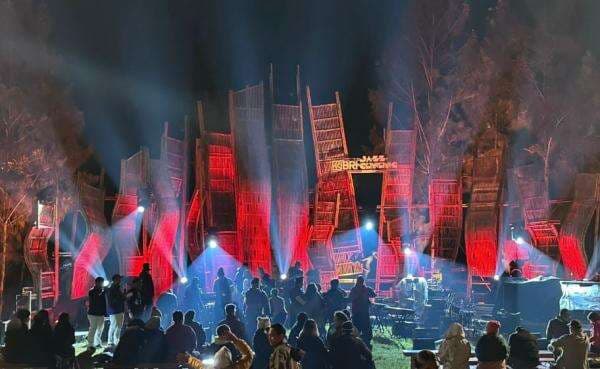Jazz Gunung Bromo 2025, Denting Cinta RAN Usir Dinginya Kabut Malam Jazz Gunung Bromo 2025, Denting Cinta RAN Usir Dinginya Kabut Malam