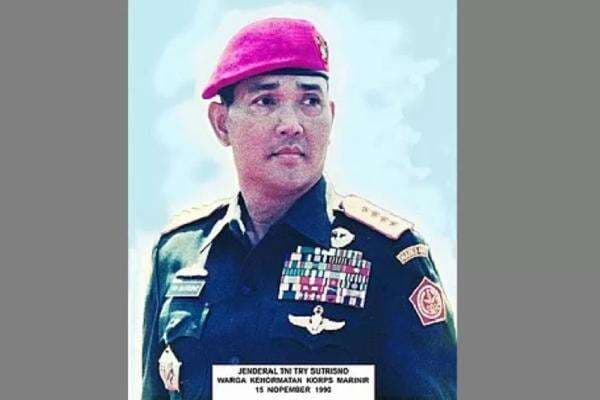 Jejak Pendidikan Try Sutrisno, Berawal dari Taruna Atekad hingga Jadi Panglima TNI Jejak Pendidikan Try Sutrisno, Berawal dari Taruna Atekad hingga Jadi Panglima TNI