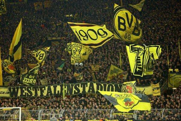 Jelang Borussia Dortmund vs PSG, Edin Terzic Siap Maksimalkan Dukungan Suporter Signal Iduna Park Jelang Borussia Dortmund vs PSG, Edin Terzic Siap Maksimalkan Dukungan Suporter Signal Iduna Park