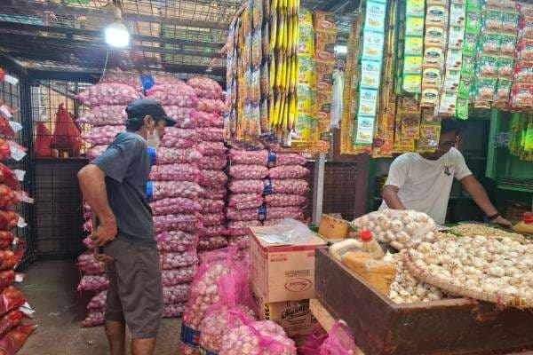 Jelang Lebaran, Harga Bawang Putih Tembus Rp40.000-45.000 per Kilogram Lebih Mahal Jelang Lebaran, Harga Bawang Putih Tembus Rp40.000-45.000 per Kilogram Lebih Mahal