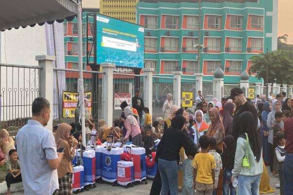 Jemaah Haji Kloter Pertama Asal Jakarta Mulai Datangi Asrama Haji Pondok Gede Jemaah Haji Kloter Pertama Asal Jakarta Mulai Datangi Asrama Haji Pondok Gede