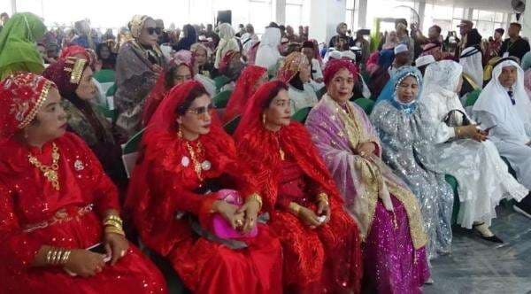 Penampakan Mewah Pakaian Jemaah Haji Kolaka Utara saat Pulang ke Indonesia Penampakan Mewah Pakaian Jemaah Haji Kolaka Utara saat Pulang ke Indonesia