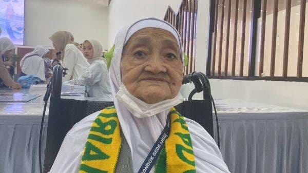 Kisah Aisyah, Jemaah Haji Lansia yang Tunggu Antrean 18 Tahun untuk Berangkat ke Tanah Suci Kisah Aisyah, Jemaah Haji Lansia yang Tunggu Antrean 18 Tahun untuk Berangkat ke Tanah Suci