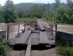 Jembatan Alaaha Ambruk, 3 Desa di Kolaka Timur Terisolasi