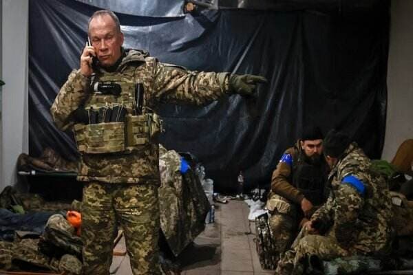 Jenderal Tertinggi Ukraina Mengeluh pada Barat: Kami Kesulitan Melawan Rusia