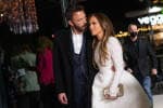Jennifer Lopez dan Ben Affleck Kembali Menyandang Status Lajang setelah Perceraian Disahkan Jennifer Lopez dan Ben Affleck Kembali Menyandang Status Lajang setelah Perceraian Disahkan