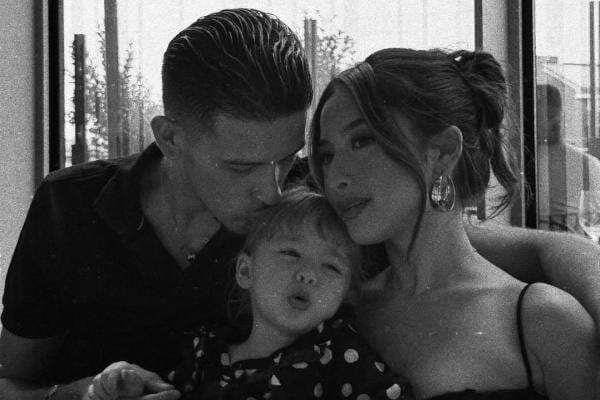 Pesan Cinta Justin Hubner di Ultah Jennifer Coppen: I Enjoy Every Moment with You Pesan Cinta Justin Hubner di Ultah Jennifer Coppen: I Enjoy Every Moment with You