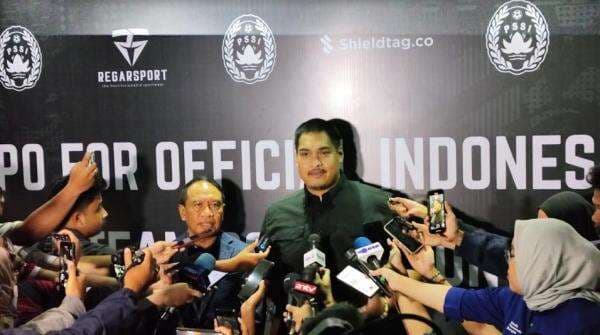 Jersey Timnas Indonesia Disebut Mirip Singapura, Menpora Dito Beri Pembelaan Jersey Timnas Indonesia Disebut Mirip Singapura, Menpora Dito Beri Pembelaan