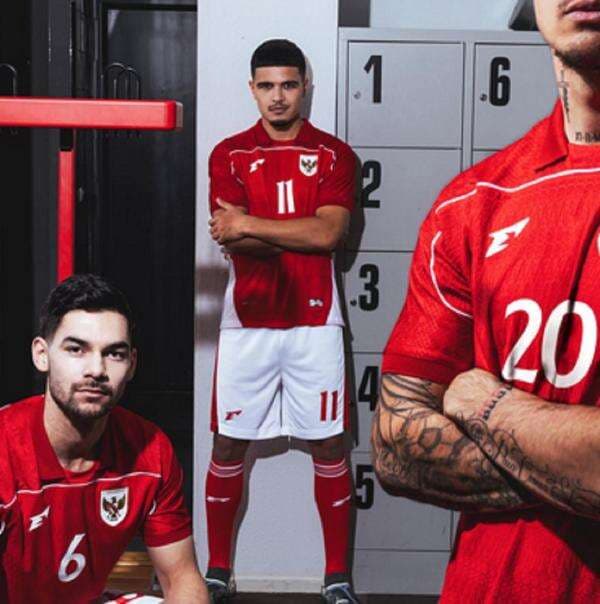 Foto-Foto Penampakan Jersey Baru Timnas Indonesia yang Dirilis Hari Ini Foto-Foto Penampakan Jersey Baru Timnas Indonesia yang Dirilis Hari Ini