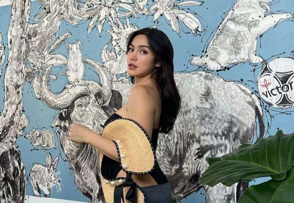 Hot Mom, Jessica Iskandar: Cantik untuk Suamiku si Ganteng-Ganteng Kompeni Hot Mom, Jessica Iskandar: Cantik untuk Suamiku si Ganteng-Ganteng Kompeni