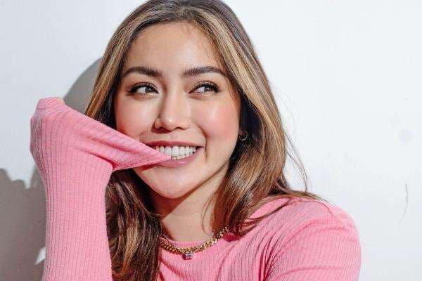 6 Artis Indonesia Blakblakan Mengaku Hamil di Luar Nikah 6 Artis Indonesia Blakblakan Mengaku Hamil di Luar Nikah