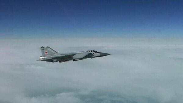 Jet Tempur MiG-31 Rusia Usir 2 Pesawat Pembom B-1 AS di Laut Barents