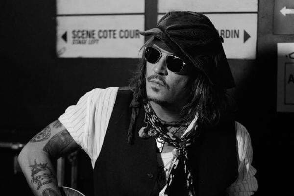 Kangen Anak, Johnny Depp Akui Idap Empty Nest Syndrome Kangen Anak, Johnny Depp Akui Idap Empty Nest Syndrome