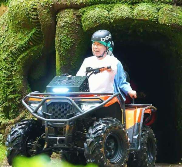 Momen Keluarga Jokowi Libur Lebaran di Bali, Naik ATV Boncengan Bareng Iriana Momen Keluarga Jokowi Libur Lebaran di Bali, Naik ATV Boncengan Bareng Iriana
