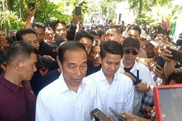 Jokowi Janji Siap Tunjukkan Ijazah Asli UGM di Depan Hakim Jokowi Janji Siap Tunjukkan Ijazah Asli UGM di Depan Hakim