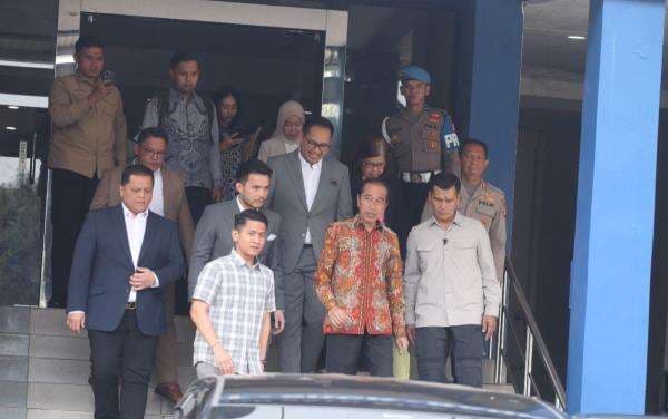 Polisikan 5 Orang, Jokowi Gunakan Pasal Fitnah hingga UU ITE Terkait Ijazah Palsu Polisikan 5 Orang, Jokowi Gunakan Pasal Fitnah hingga UU ITE Terkait Ijazah Palsu