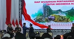 Jokowi Sematkan Pangkat Jenderal Kehormatan kepada Prabowo Subianto