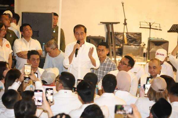 Jokowi Kampanyekan Ridwan Kamil-Suswono, Ajak Relawan Terus Bergerak di Waktu Sempit Jokowi Kampanyekan Ridwan Kamil-Suswono, Ajak Relawan Terus Bergerak di Waktu Sempit