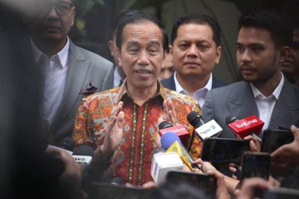 Kenapa Jokowi Masih Dikawal Paspampres meski Sudah Lengser? Penjelasannya Terungkap! Kenapa Jokowi Masih Dikawal Paspampres meski Sudah Lengser? Penjelasannya Terungkap!