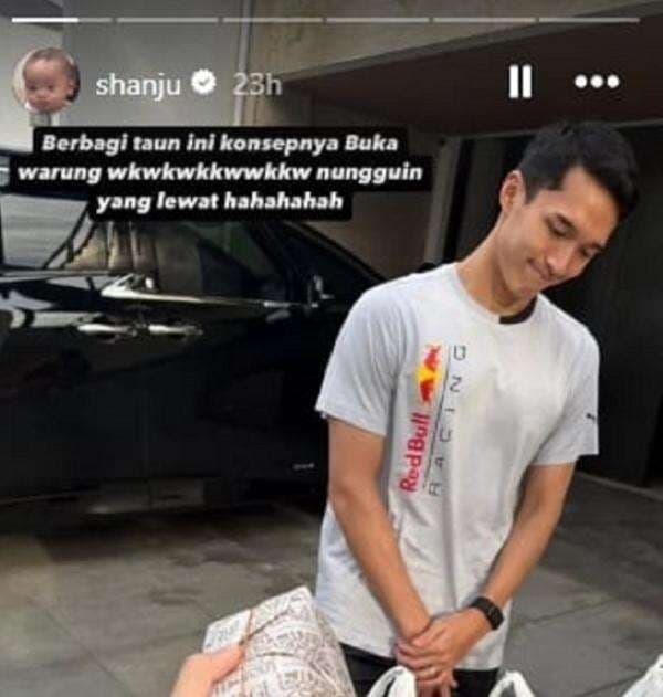 Kisah Haru Jonatan Christie, Viral Bagi-Bagi Takjil Nasi Padang Jelang Buka Puasa Ramadhan Kisah Haru Jonatan Christie, Viral Bagi-Bagi Takjil Nasi Padang Jelang Buka Puasa Ramadhan