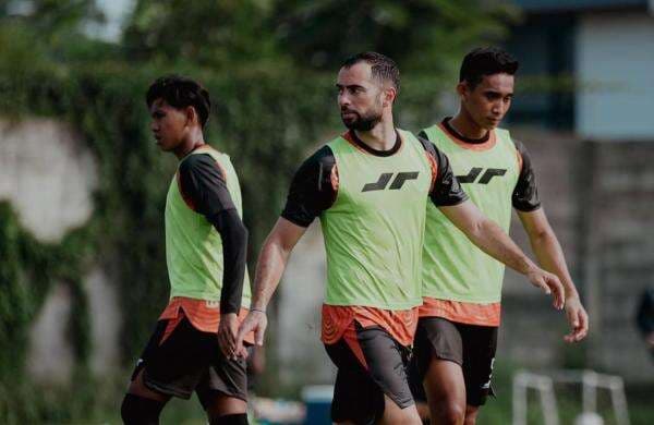 Jordi Amat Langsung Klop dengan Rizky Ridho di Pertahanan Persija Jakarta: Adaptasi Cepat dan Mudah Jordi Amat Langsung Klop dengan Rizky Ridho di Pertahanan Persija Jakarta: Adaptasi Cepat dan Mudah
