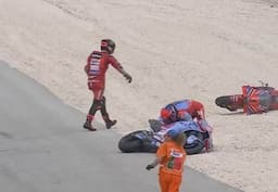 Jorge Lorenzo Bela Marc Marquez dan Sebut Francesco Bagnaia Bisa Hindari Kecelakaan di MotoGP Portugal 2024